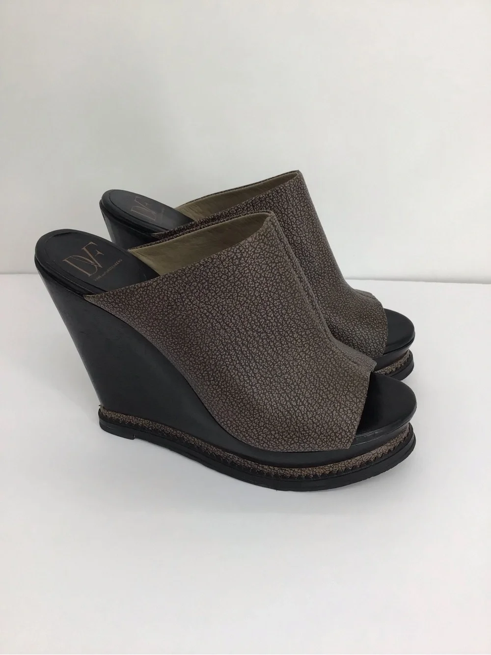 Diane Von Furstenberg Odessa Leather Platform Wedge Pebble Brown Size 8